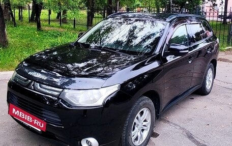 Mitsubishi Outlander III рестайлинг 3, 2012 год, 1 750 000 рублей, 2 фотография