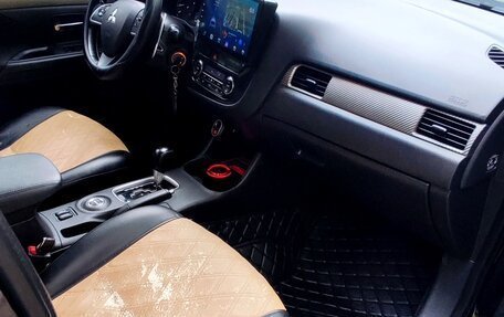 Mitsubishi Outlander III рестайлинг 3, 2012 год, 1 750 000 рублей, 19 фотография