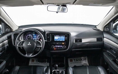 Mitsubishi Outlander III рестайлинг 3, 2012 год, 1 600 000 рублей, 8 фотография