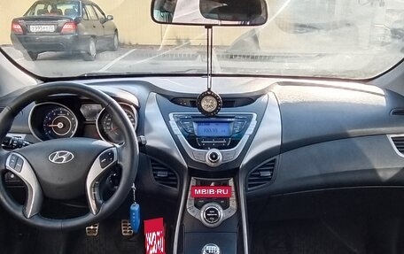 Hyundai Elantra V, 2012 год, 750 000 рублей, 7 фотография