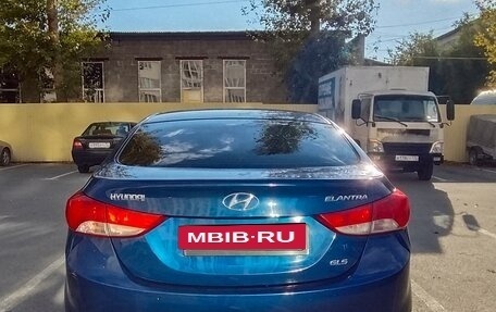 Hyundai Elantra V, 2012 год, 750 000 рублей, 2 фотография