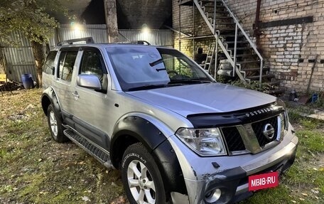 Nissan Pathfinder, 2005 год, 565 000 рублей, 11 фотография