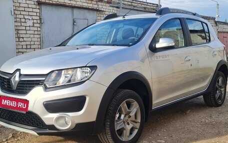 Renault Sandero II рестайлинг, 2015 год, 785 000 рублей, 1 фотография