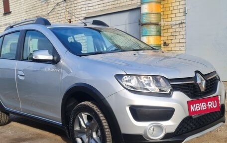 Renault Sandero II рестайлинг, 2015 год, 785 000 рублей, 2 фотография