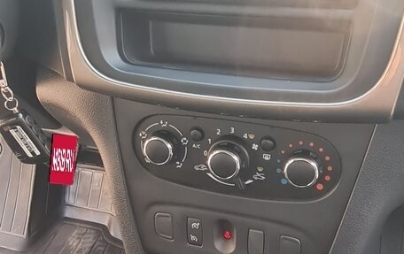 Renault Sandero II рестайлинг, 2015 год, 785 000 рублей, 14 фотография