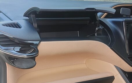 Toyota Noah III, 2014 год, 2 000 000 рублей, 8 фотография