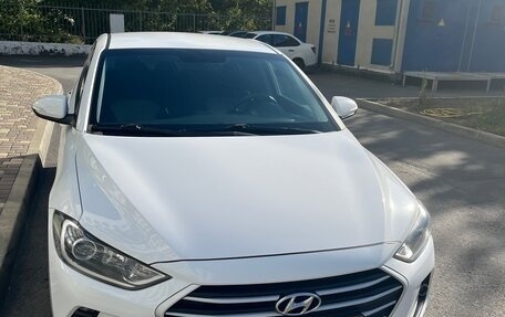 Hyundai Elantra VI рестайлинг, 2018 год, 1 415 000 рублей, 11 фотография