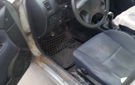 Mitsubishi Carisma I, 2002 год, 150 000 рублей, 7 фотография