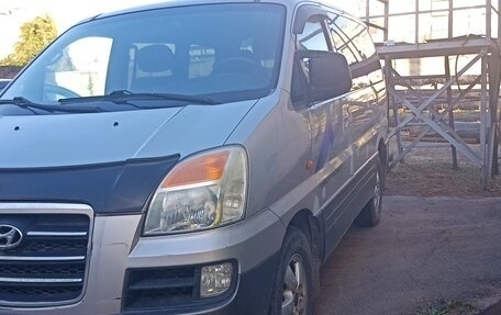 Hyundai Starex I рестайлинг, 2006 год, 620 000 рублей, 2 фотография