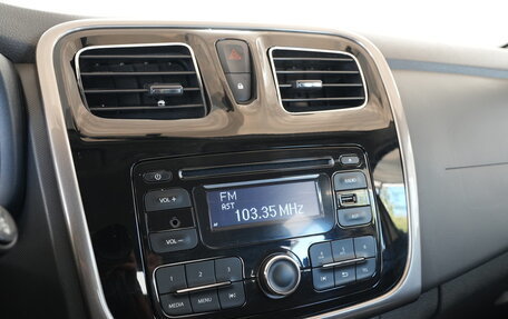 Renault Sandero II рестайлинг, 2017 год, 920 000 рублей, 18 фотография