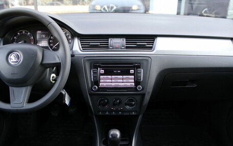 Skoda Rapid I, 2015 год, 985 000 рублей, 12 фотография