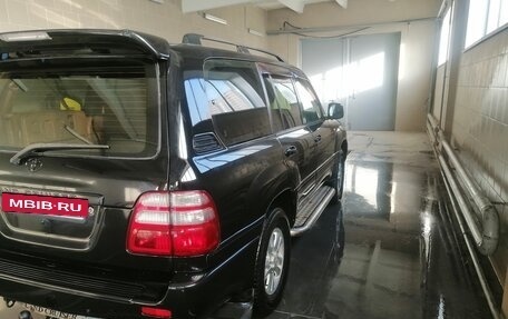 Toyota Land Cruiser 100 рестайлинг 2, 2004 год, 1 700 000 рублей, 3 фотография