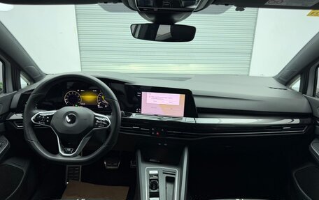 Volkswagen Golf VIII, 2021 год, 2 230 000 рублей, 14 фотография