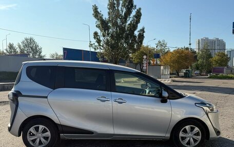 Toyota Sienta II, 2019 год, 1 680 000 рублей, 6 фотография
