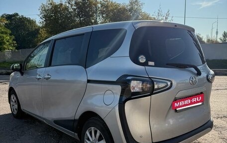 Toyota Sienta II, 2019 год, 1 680 000 рублей, 10 фотография