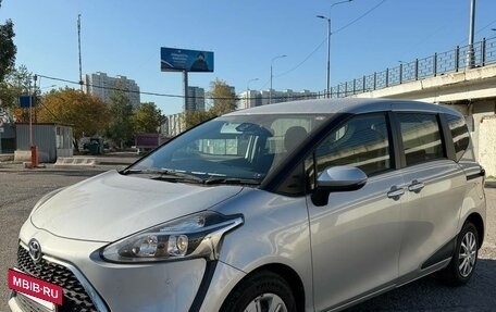 Toyota Sienta II, 2019 год, 1 680 000 рублей, 13 фотография