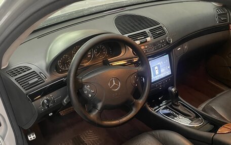 Mercedes-Benz E-Класс, 2004 год, 660 000 рублей, 3 фотография