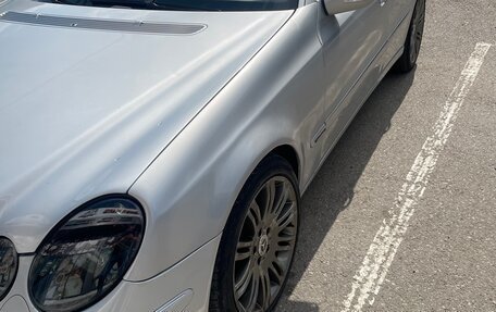 Mercedes-Benz E-Класс, 2004 год, 660 000 рублей, 15 фотография