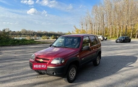 Chevrolet Niva I рестайлинг, 2012 год, 450 000 рублей, 2 фотография