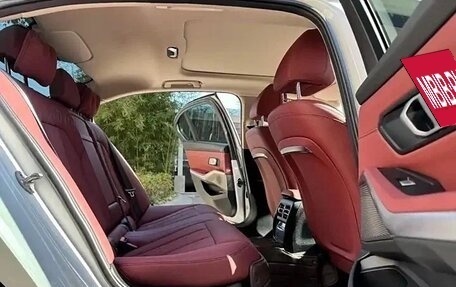 BMW 3 серия, 2024 год, 4 300 000 рублей, 14 фотография