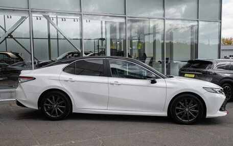 Toyota Camry, 2018 год, 2 349 000 рублей, 6 фотография