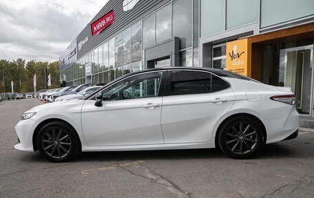 Toyota Camry, 2018 год, 2 349 000 рублей, 10 фотография