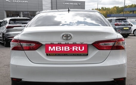 Toyota Camry, 2018 год, 2 349 000 рублей, 8 фотография