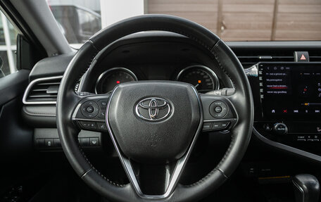 Toyota Camry, 2018 год, 2 349 000 рублей, 17 фотография