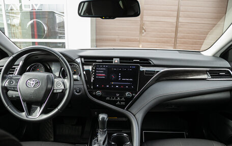 Toyota Camry, 2018 год, 2 349 000 рублей, 15 фотография