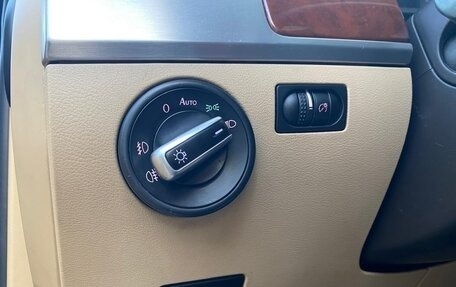 Volkswagen Touareg III, 2005 год, 825 000 рублей, 10 фотография