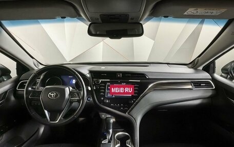 Toyota Camry, 2019 год, 2 630 000 рублей, 10 фотография