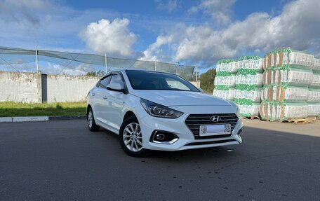 Hyundai Solaris II рестайлинг, 2018 год, 950 000 рублей, 3 фотография