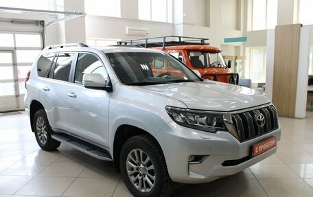 Toyota Land Cruiser Prado 150 рестайлинг 2, 2018 год, 3 500 000 рублей, 3 фотография