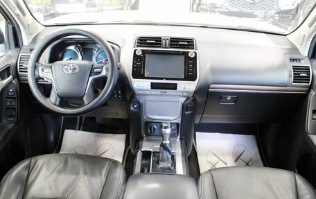Toyota Land Cruiser Prado 150 рестайлинг 2, 2018 год, 3 500 000 рублей, 11 фотография