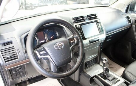 Toyota Land Cruiser Prado 150 рестайлинг 2, 2018 год, 3 500 000 рублей, 10 фотография