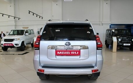 Toyota Land Cruiser Prado 150 рестайлинг 2, 2018 год, 3 500 000 рублей, 6 фотография