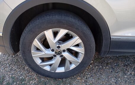 Volkswagen Tiguan II, 2021 год, 3 263 000 рублей, 13 фотография