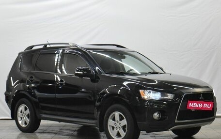 Mitsubishi Outlander III рестайлинг 3, 2011 год, 759 000 рублей, 2 фотография