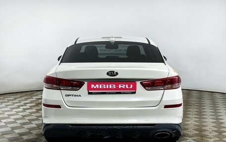 KIA Optima IV, 2018 год, 923 000 рублей, 6 фотография