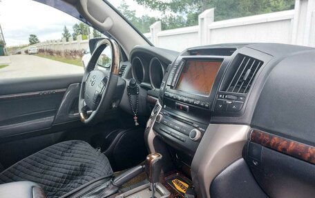 Toyota Land Cruiser 200, 2011 год, 3 280 000 рублей, 15 фотография