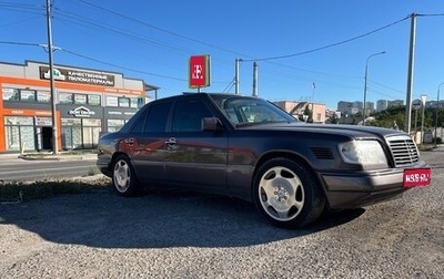 Mercedes-Benz E-Класс, 1993 год, 800 000 рублей, 1 фотография