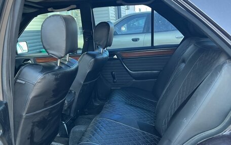 Mercedes-Benz E-Класс, 1993 год, 800 000 рублей, 10 фотография