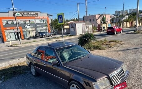 Mercedes-Benz E-Класс, 1993 год, 800 000 рублей, 3 фотография