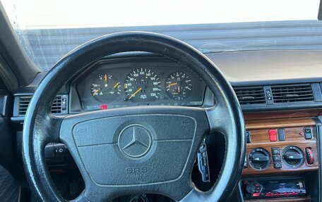 Mercedes-Benz E-Класс, 1993 год, 800 000 рублей, 12 фотография