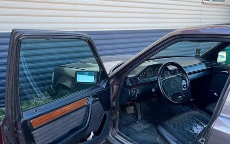Mercedes-Benz E-Класс, 1993 год, 800 000 рублей, 17 фотография