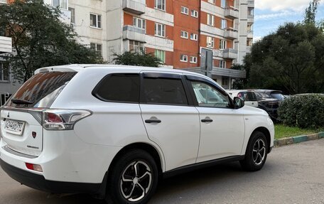 Mitsubishi Outlander III рестайлинг 3, 2013 год, 1 200 000 рублей, 6 фотография
