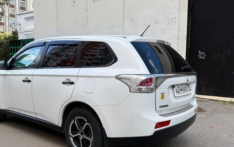 Mitsubishi Outlander III рестайлинг 3, 2013 год, 1 200 000 рублей, 5 фотография