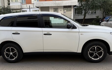 Mitsubishi Outlander III рестайлинг 3, 2013 год, 1 200 000 рублей, 4 фотография