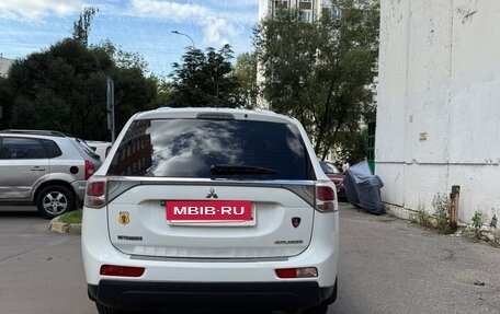 Mitsubishi Outlander III рестайлинг 3, 2013 год, 1 200 000 рублей, 7 фотография