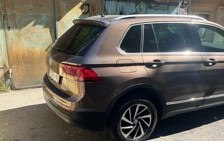 Volkswagen Tiguan II, 2018 год, 2 300 000 рублей, 4 фотография